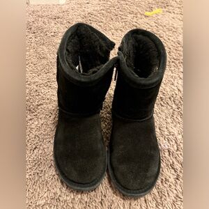 Kids BearPaw boots size 8